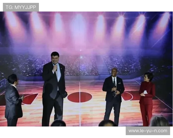 回顾姚明传奇生涯:从CBA新秀到篮协主席的华丽转身