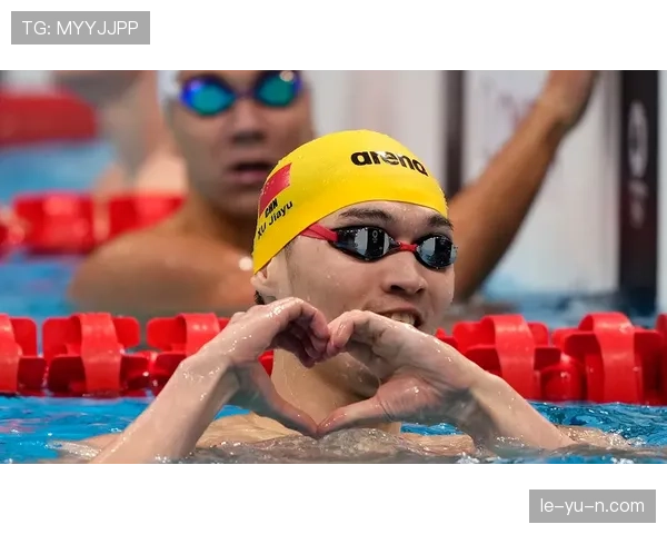 艾莉亚妮·蒂特穆斯领衔接力队刷新世界纪录，自由泳强势夺冠