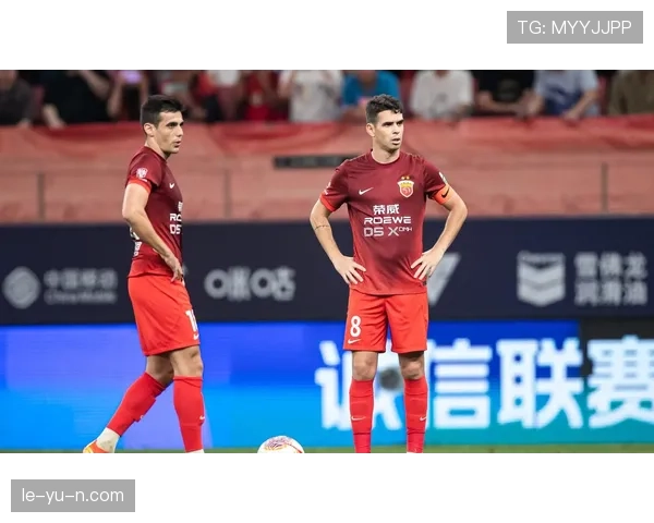 中超转会市场再掀波澜，巨星加盟助球队冲刺新赛季