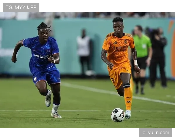 切尔西蓝狮强势崛起，新赛季展现强劲实力引球迷期待辉煌未来